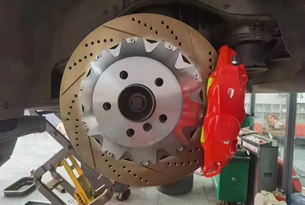 Комплект тормозных суппортов F – обзор и цена Forged Front Brake Caliper 4 Piston